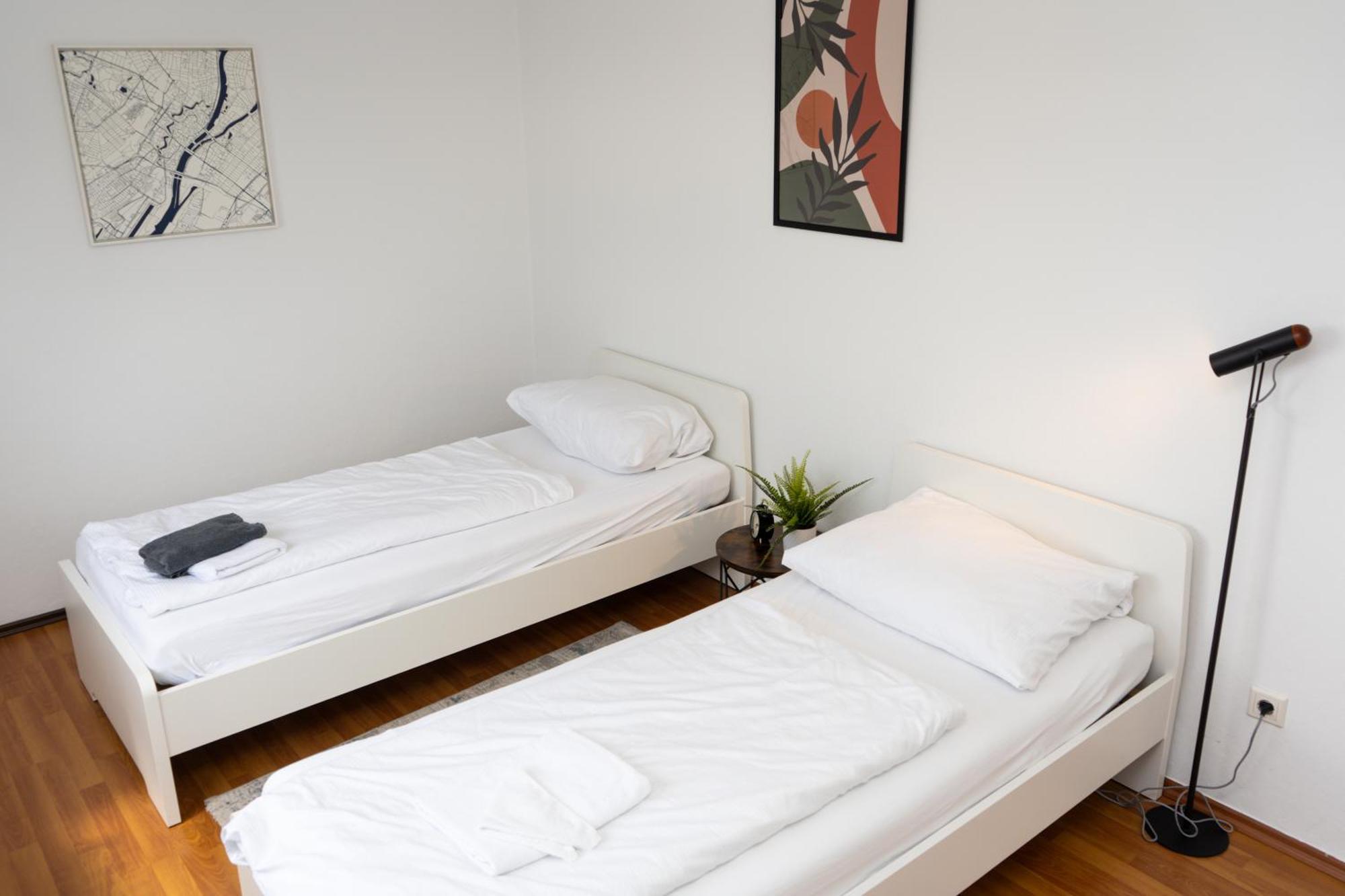 Unique - 2 Bedrooms - Balcony - Kitchen BRE Екстериор снимка